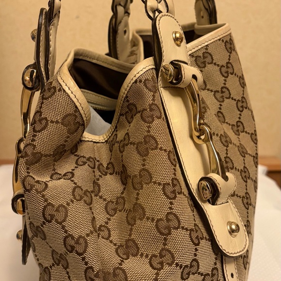 Gucci Tan and Cream Pelham Shoulder Bag - Picture 15 of 16
